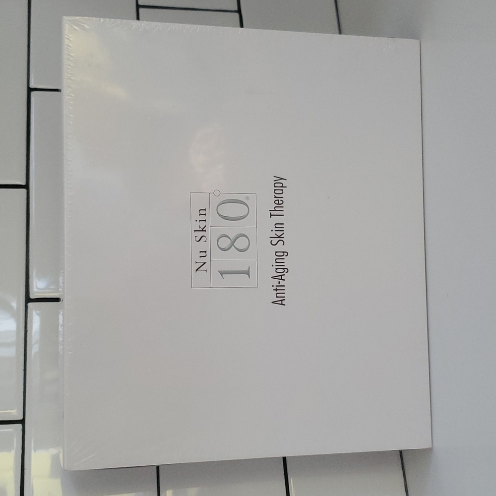 Nu Skin 180 Anti-Aging Skin Therapy NWT - sealed in original wrapping